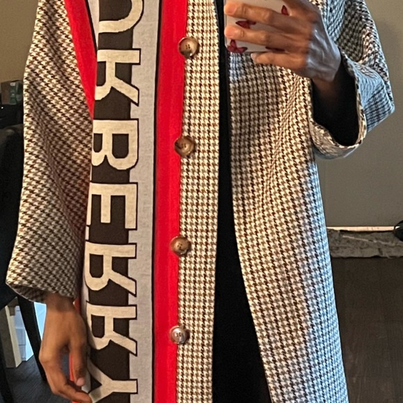 Authentic Burberry Sheena Coat - Picture 6 of 6
